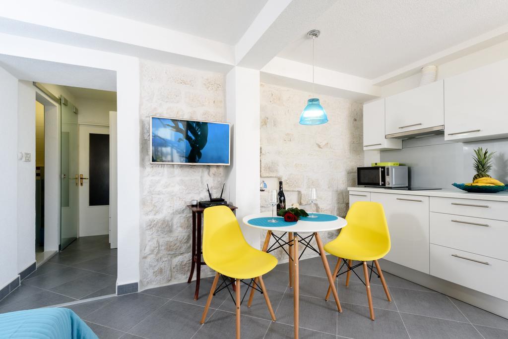 Tironi Apartment *