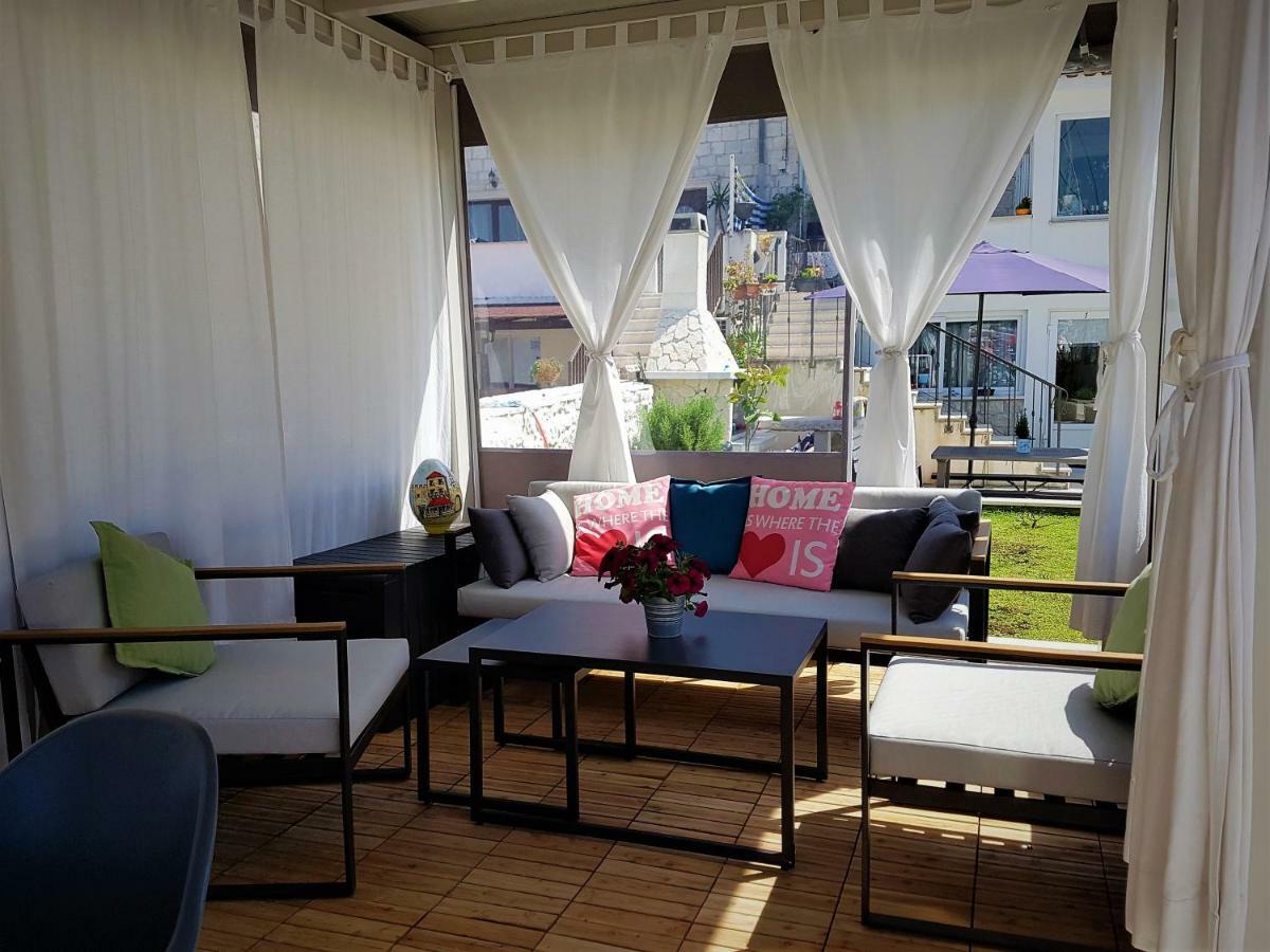 Tironi Apartment *