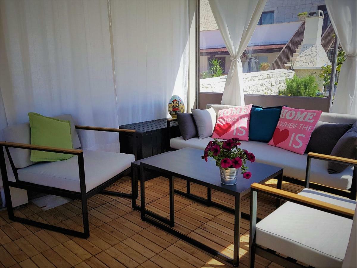 Tironi Apartment